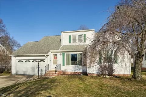 1359 Beaconfield Rd, Lyndhurst, OH 44124