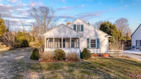 1202 Locust Dr, Ashtabula, OH 44004