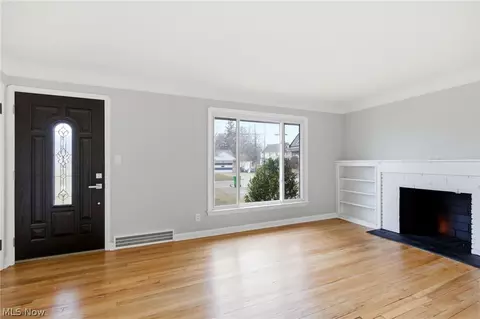 Living - 295 E 276th St, Euclid, OH 44132 photo 1 of 3
