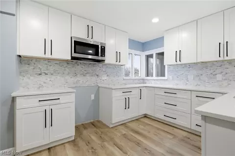 Kitchen - 295 E 276th St, Euclid, OH 44132 photo 4 of 5