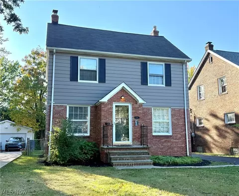 2216 Barrington Rd, University Heights, OH 44118