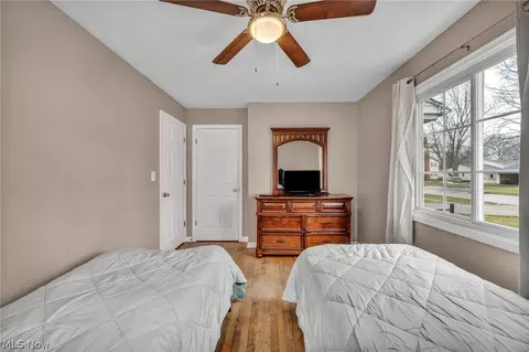 Bedroom - 337 University Ave, Elyria, OH 44035 photo 5 of 7