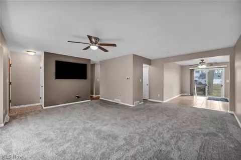 Living - 337 University Ave, Elyria, OH 44035 photo 3 of 6