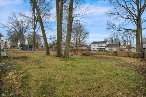 Exterior - 337 University Ave, Elyria, OH 44035 photo 8 of 8