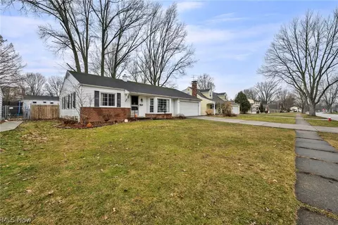 Exterior - 337 University Ave, Elyria, OH 44035 photo 3 of 8