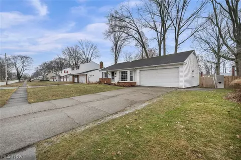 Exterior - 337 University Ave, Elyria, OH 44035 photo 2 of 8