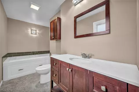 Bath - 337 University Ave, Elyria, OH 44035 photo 1 of 4