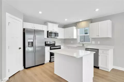 Kitchen - 113 W Spring Dr, Elyria, OH 44035 photo 1 of 4