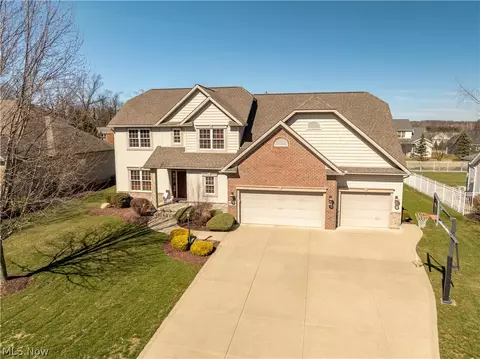 8811 Scotsbury St NW, Massillon, OH 44646