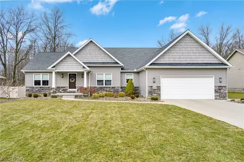 6438 Calvary Ct, Youngstown, OH 44515