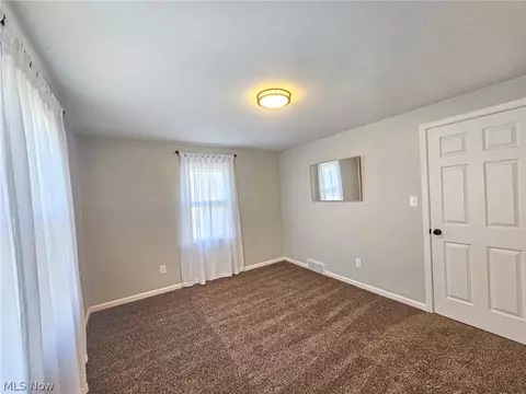 Bedroom - 1054 Runge Ave, Struthers, OH 44471 photo 3 of 4