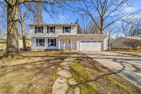 8285 Steeplechase Dr, Mentor, OH 44060