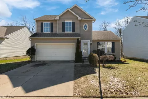 1138 Ledgestone Dr, Wadsworth, OH 44281