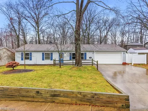 3846 Charring Cross Dr, Stow, OH 44224