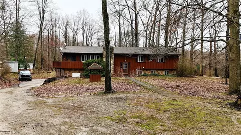 8840 Peck Rd, Ravenna, OH 44266
