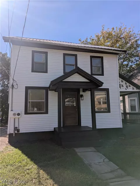 223 E Larwill St, Wooster, OH 44691