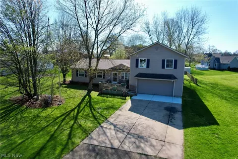 5000 Mildred Cir SW, Navarre, OH 44662