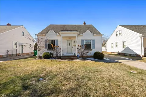 280 E 328th St, Willowick, OH 44095