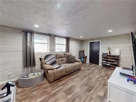 331 Lynn Cir NW, Canton, OH 44708 photo 23