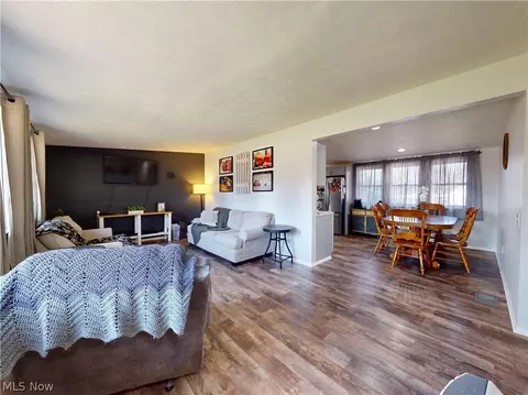 331 Lynn Cir NW, Canton, OH 44708 photo 5