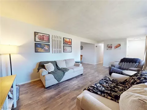 331 Lynn Cir NW, Canton, OH 44708 photo 6