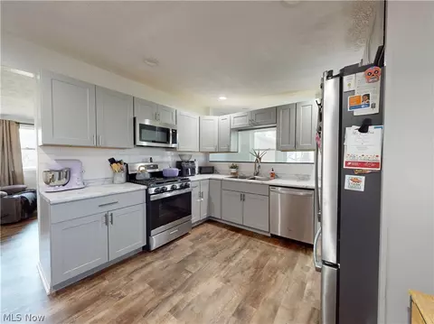 331 Lynn Cir NW, Canton, OH 44708 photo 9
