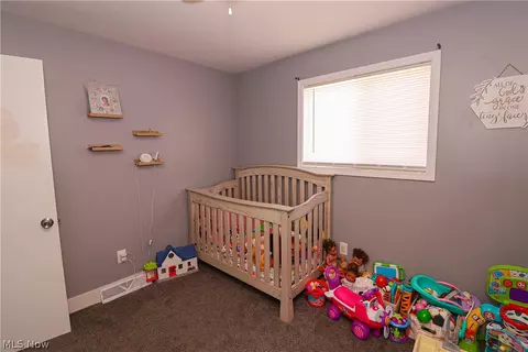Bedroom - 1128 Myrtle Ave, Ashtabula, OH 44004 photo 4 of 4