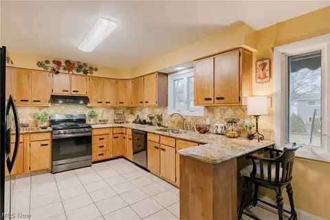 6746 Edgemoor Ave, Solon, OH 44139 photo 10