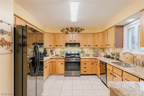 6746 Edgemoor Ave, Solon, OH 44139 photo 11