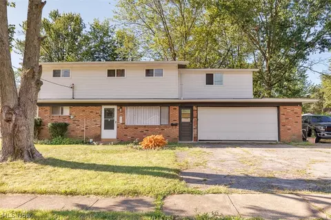 523 Purdue Ave, Elyria, OH 44035