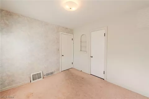Bedroom - 463 Poplar St, Elyria, OH 44035 photo 2 of 3