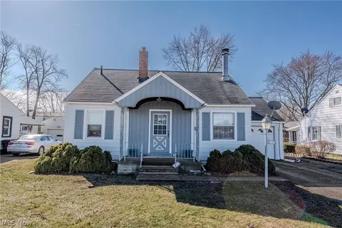 463 Poplar St, Elyria, OH 44035