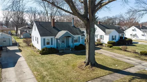 View/Area - 463 Poplar St, Elyria, OH 44035 photo 2 of 9