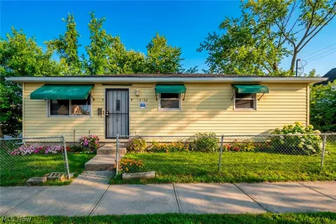 12102 Imperial Ave, Cleveland, OH 44120