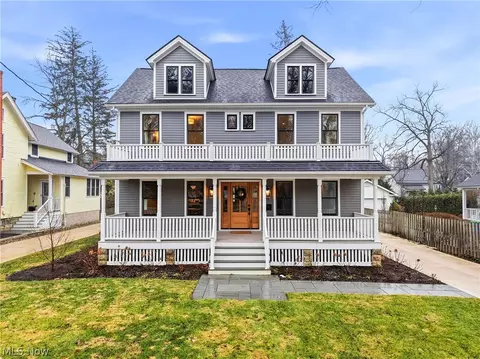 81 Hall St, Chagrin Falls, OH 44022