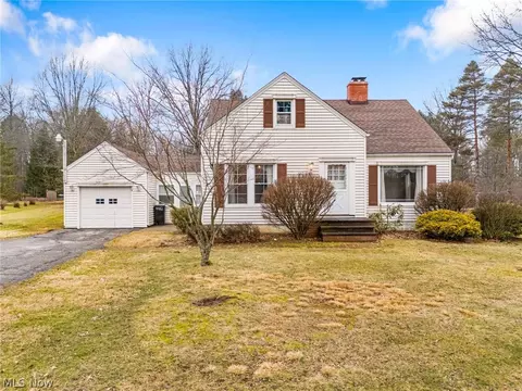 9482 Highland Dr, Brecksville, OH 44141