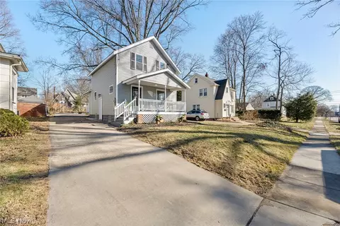1933 10th St, Cuyahoga Falls, OH 44221