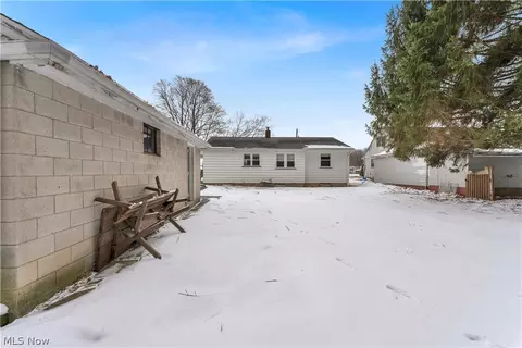 Exterior - 31 Eve Dr, Struthers, OH 44471 photo 1 of 2