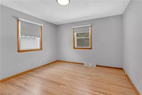 Bedroom - 31 Eve Dr, Struthers, OH 44471 photo 2 of 5
