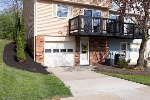 91 Quaker Ridge Dr, Akron, OH 44313