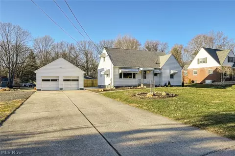 1245 Chelton Dr, Kent, OH 44240