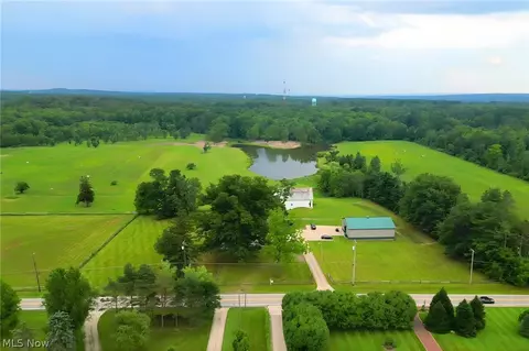 7139 Mulberry Rd, Chesterland, OH 44026