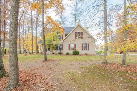 700 Stillwater Dr, Deerfield, OH 44411
