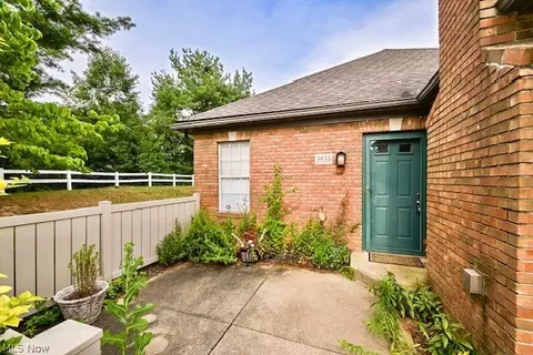 3633 Barrington Pl NW, Canton, OH 44708 photo 2