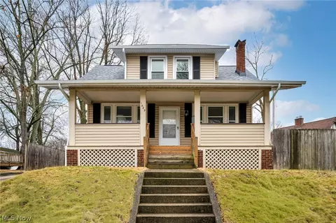 1429 Bellows St, Akron, OH 44301