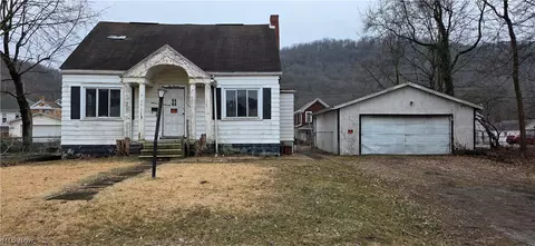 1011 Grant St, Newell, WV 26050