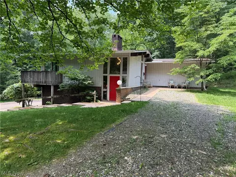 126 Stony Creek Dr, Millersburg, OH 44654