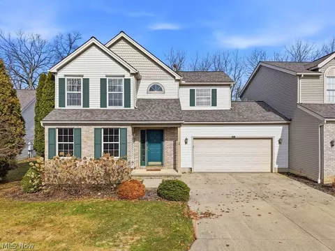 4021 Falconswalk Ct #14, Stow, OH 44224