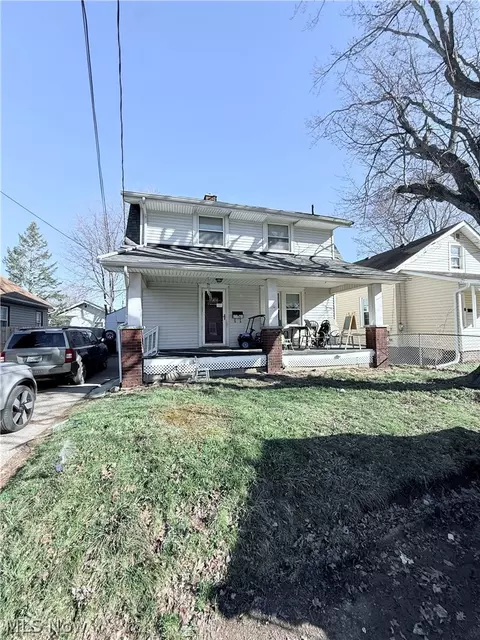 1129 Barton Pl NE, Canton, OH 44705