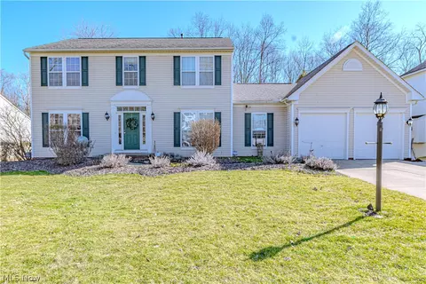 5171 Crown Pointe Dr, Medina, OH 44256